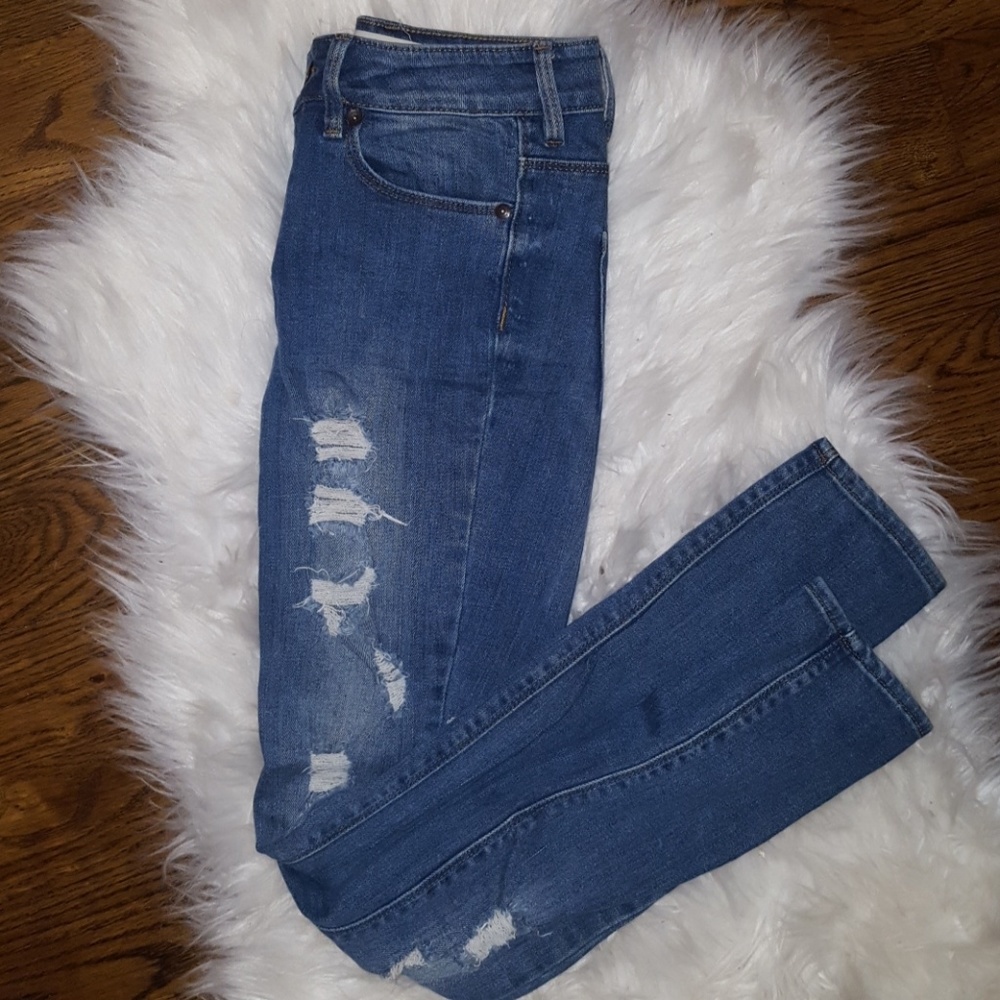 Light denim ripped skinny jeans